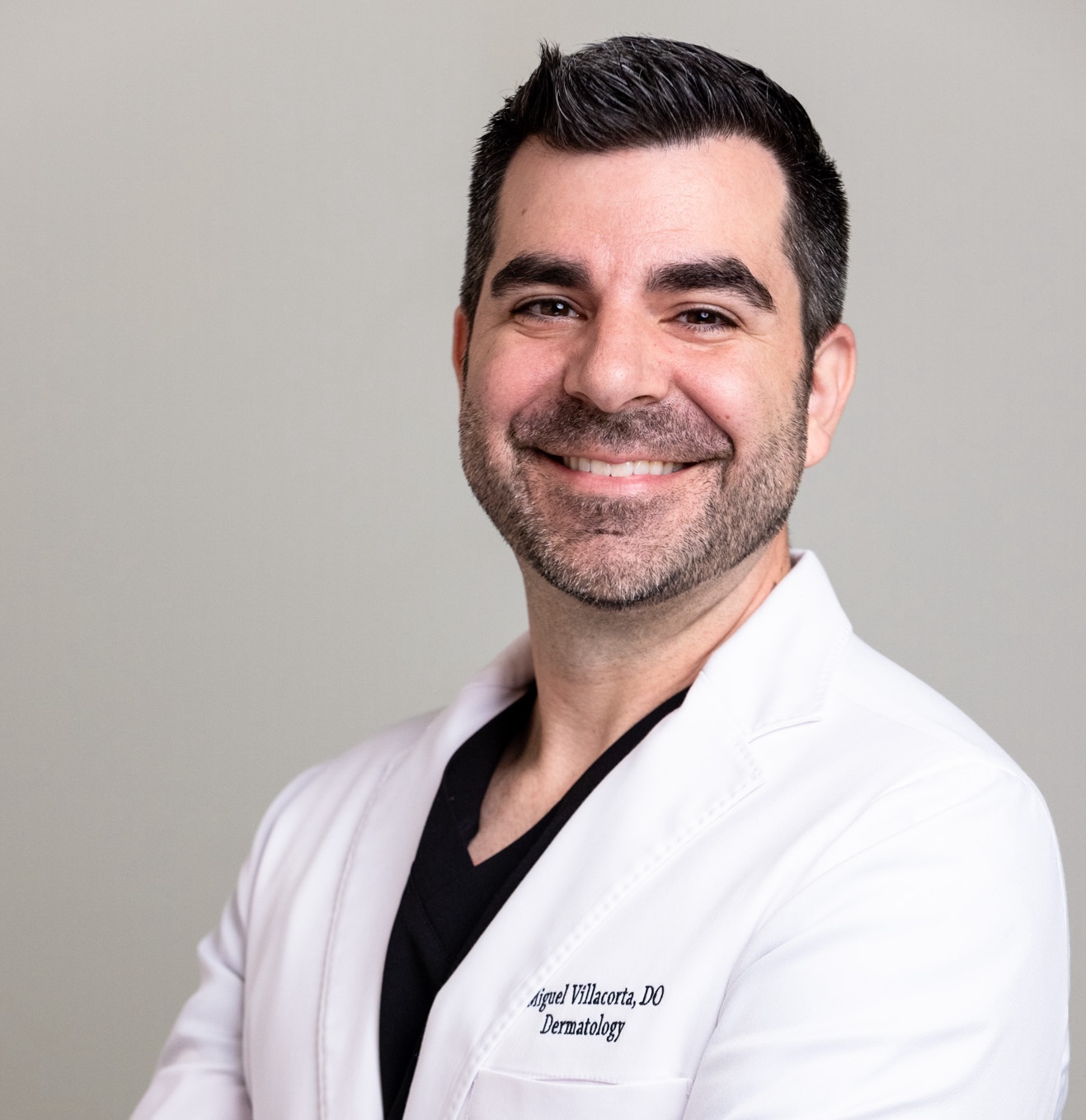 Headshot of a dermatologist who offers folliculitis treatments in Fort Lauderdale.